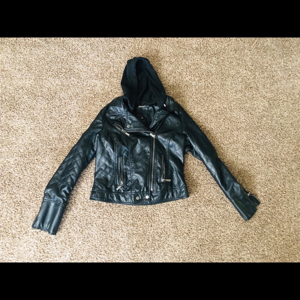 Size L leather jacket
